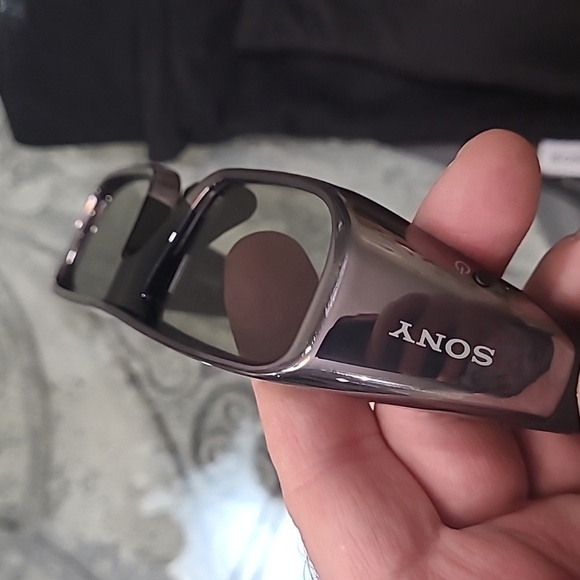 Sony TDGBR100/B 3D Active Glasses - Picture 3 of 5
